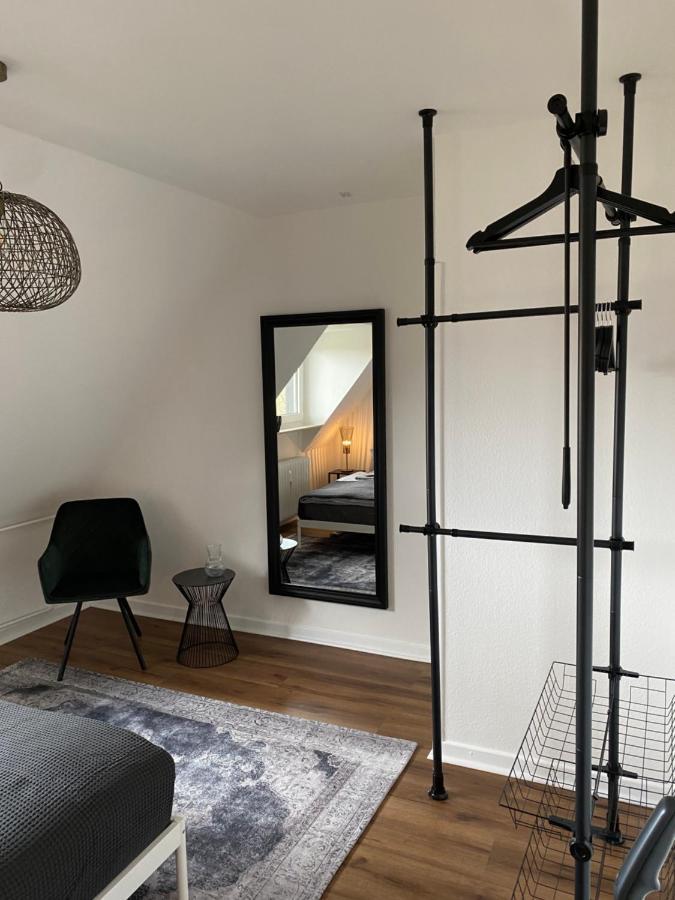 Bostel 1 - Modernes Dachgeschoss-Studio In Duisburg Meiderich, 4,7 Km Hbf, U-Bahn 250M, Flughafen Duesseldorf 28 Km, Landschaftspark 2,9 Km, 5 Gehminuten Von Herzklinik Entfernt Kültér fotó